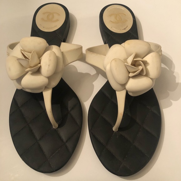Chanel Camelia flip flops - Picture 2 of 7
